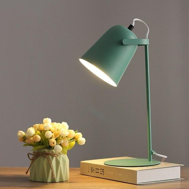 Lampe de bureau moderne avec abat-jour cylindrique coloré Ullysa - vue 6 sur 10