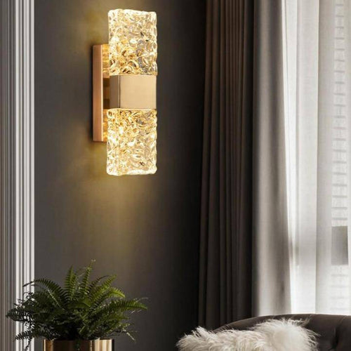 Applique murale design à LED en verre cristal et cube doré Loft - vue 3 sur 6