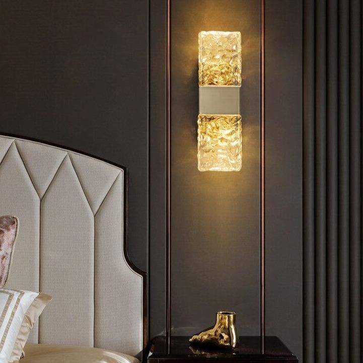 Applique murale design à LED en verre cristal et cube doré Loft - vue 3 sur 6