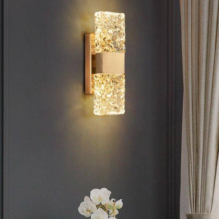 Applique murale design à LED en verre cristal et cube doré Loft - vue 5 sur 6