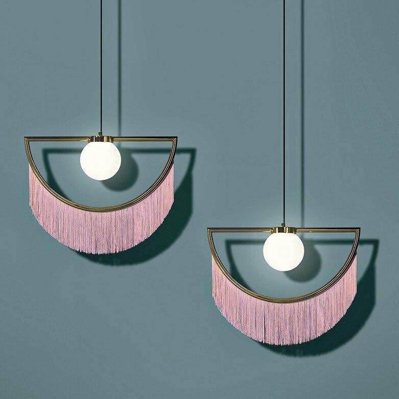 Suspension design LED avec demi-cercle en métal et pendentif coloré - vue 6 sur 11
