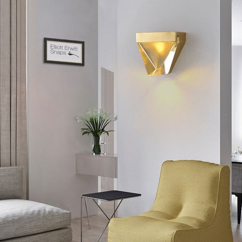 Applique murale moderne en forme de pyramide luxury Jarrett - vue 4 sur 7