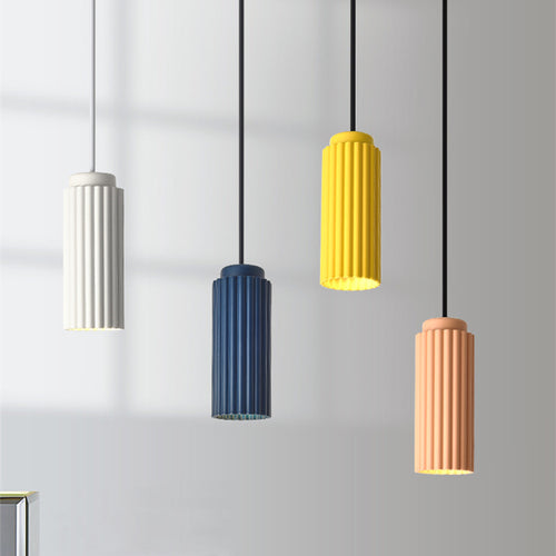 Suspension moderne LED avec abat-jour en tube coloré Kinna - vue 3 sur 12