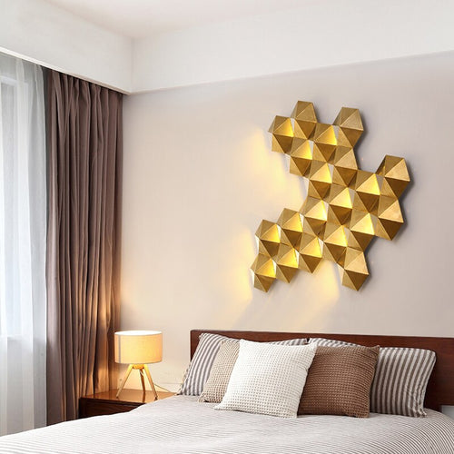 Applique murale moderne LED en forme de ruche dorée Zaida - vue 3 sur 7