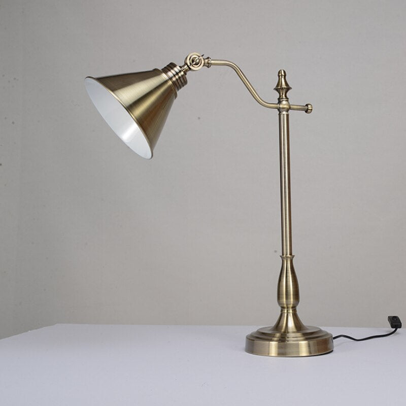 Lampe à poser vintage avec abat-jour conique en métal Nevula - vue 3 sur 3