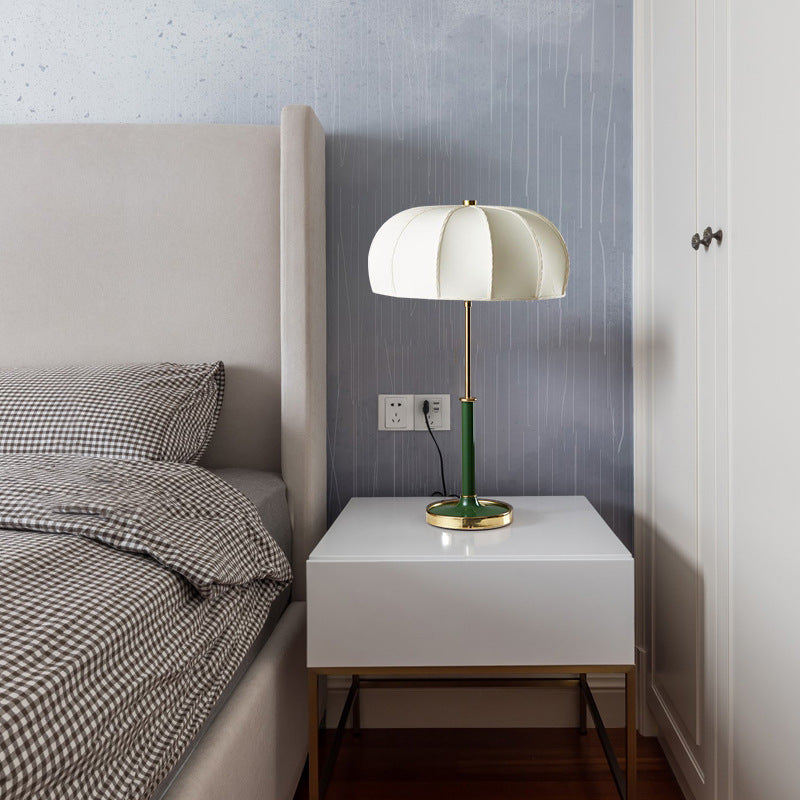 Lampe à poser moderne abat-jour en forme de dome Rita - vue 2 sur 6
