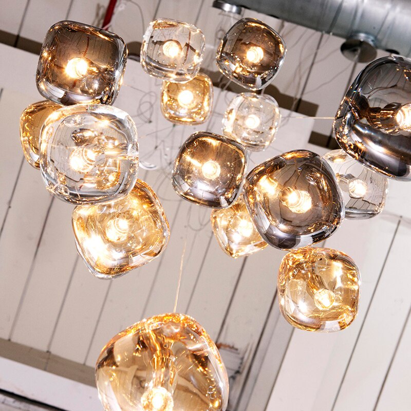 Suspension moderne LED forme de glaçon en cristal coloré Lua - vue 7 sur 10