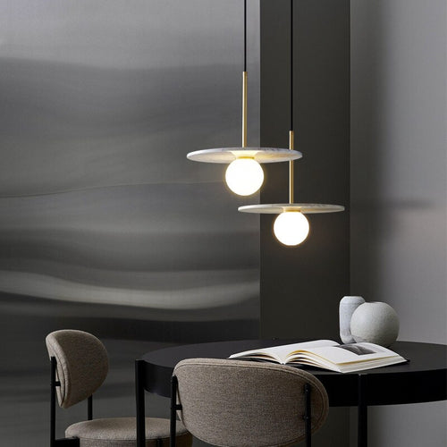 Suspension design avec abat-jour plat en marbre Gianna - vue 3 sur 12