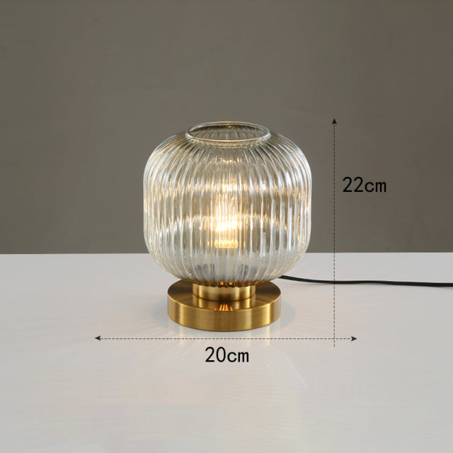 Lampe à poser cylindrique en verre coloré et base dorée Quinn - vue 11 sur 13