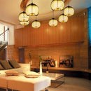 Suspension design à LED avec boule en verre de couleur