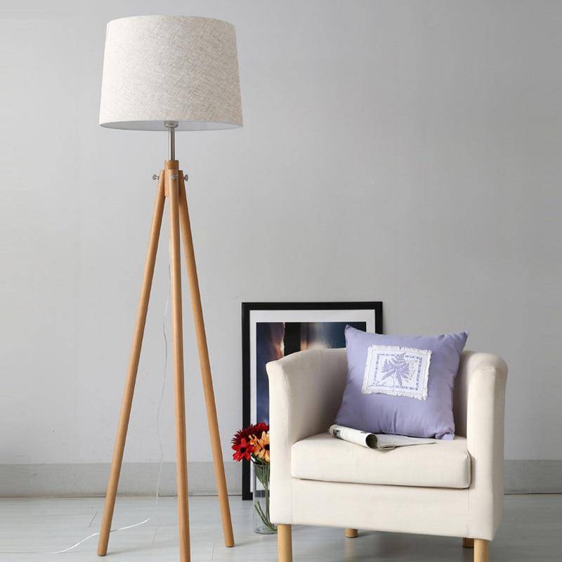 Lampadaire moderne abat-jour en tissu et trois pieds en bois Fabric - vue 3 sur 4