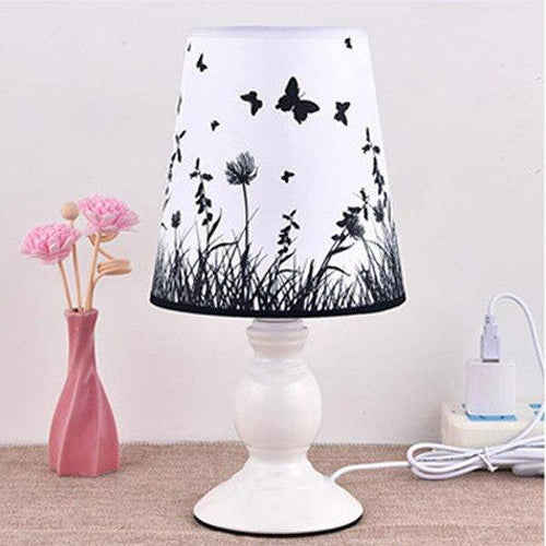 Lampe de chevet blanche avec abat-jour en tissu avec papillon et fleurs - vue 4 sur 8