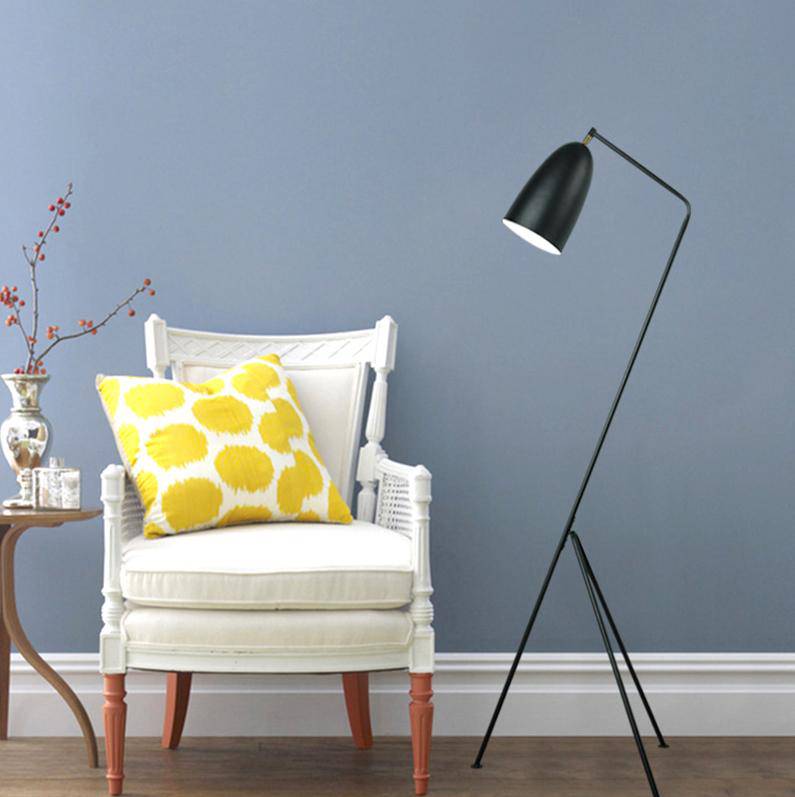Lampadaire design pied triangle à LED - vue 2 sur 2