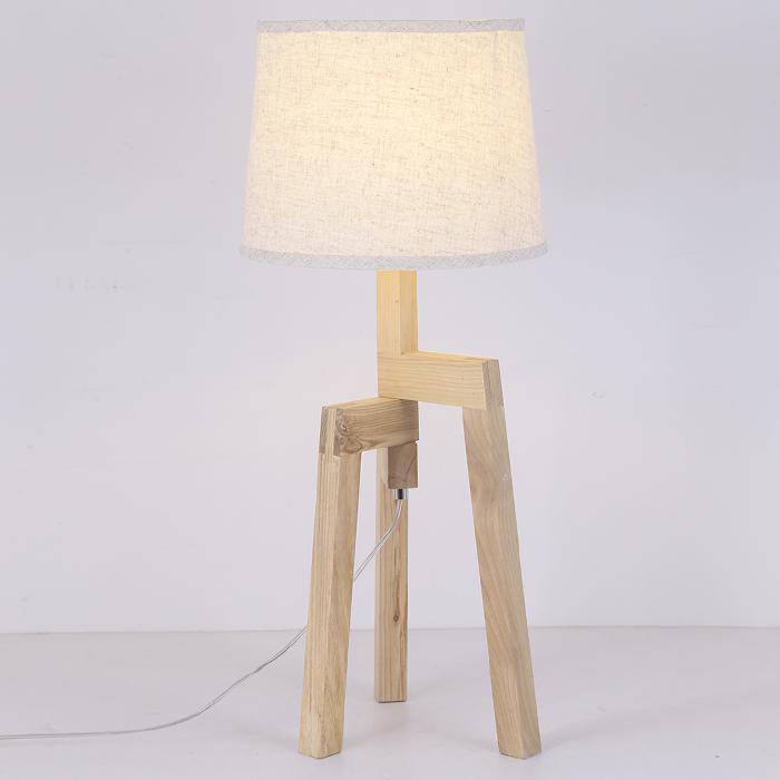 Lampadaire en bois Modern Wood sur 3 pieds avec abat-jour en tissu - vue 3 sur 4