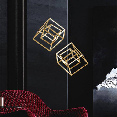 Suspension design à LED en forme de branches de cube dorée - vue 4 sur 9