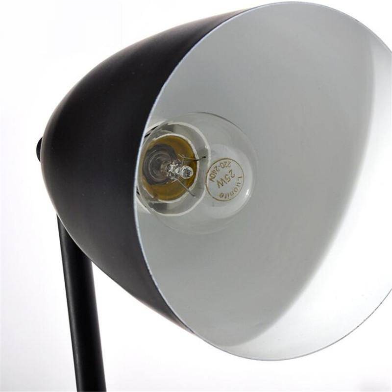 Lampe de bureau design à trois pieds Trigeminal - vue 3 sur 9