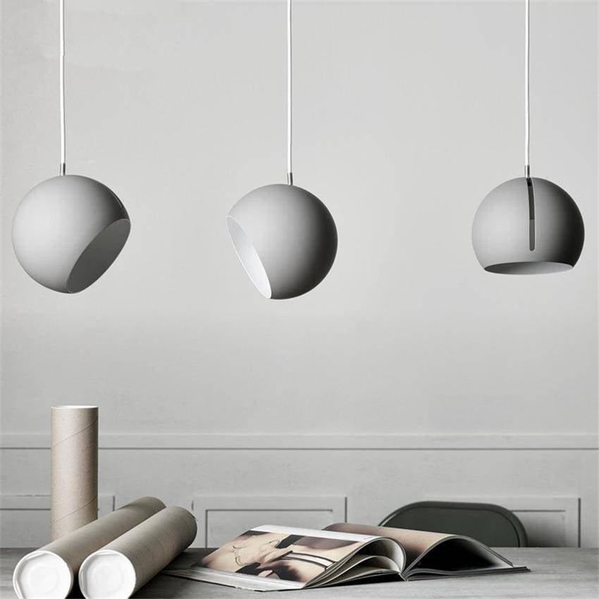 Suspension design à LED en forme de boule dirigeable colorée Hanging - vue 2 sur 9
