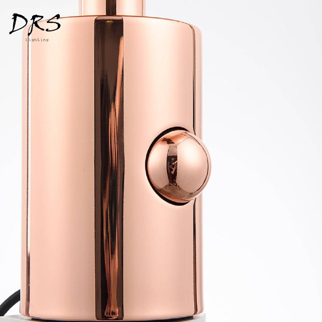 Lampe à poser design en PVC rose gold Melt - vue 6 sur 7