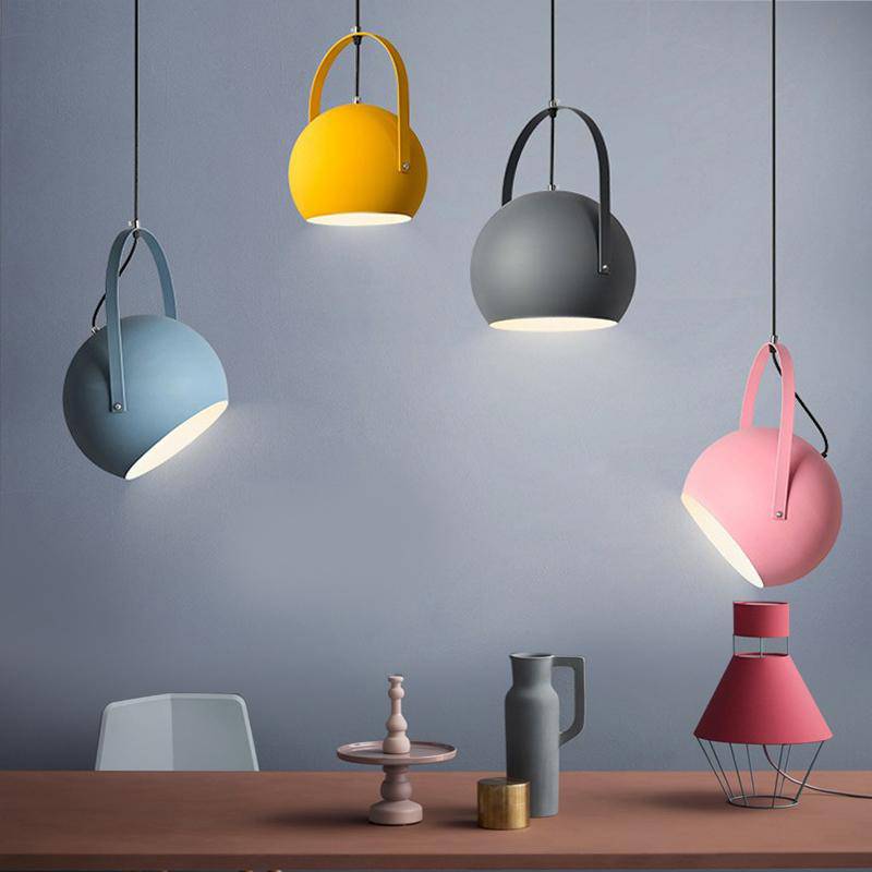 Suspension LED boule avec lanière en métal Colourful - vue 3 sur 6