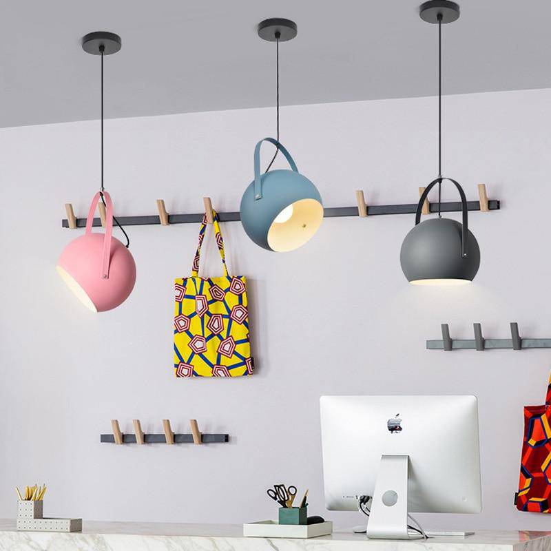 Suspension LED boule avec lanière en métal Colourful - vue 5 sur 6