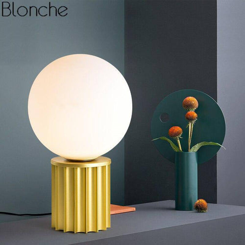Lampe à poser design en métal doré avec boule blanche LED - vue 5 sur 7