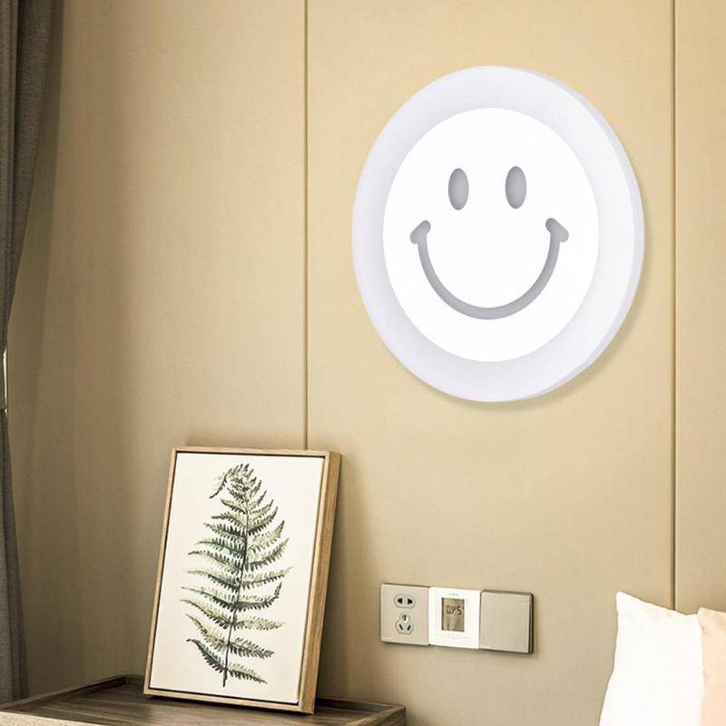 Applique murale LED smiley moderne - vue 3 sur 4