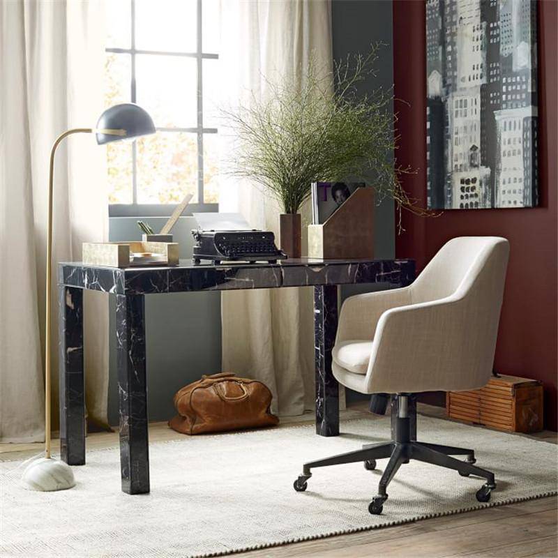 Lampadaire design doré avec abat-jour boule noire et base en marbre - vue 4 sur 9