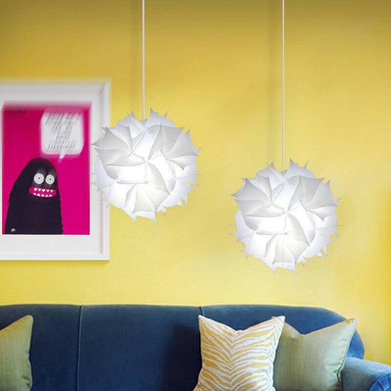 Suspension design LED blanche au style Moma Light - vue 2 sur 4