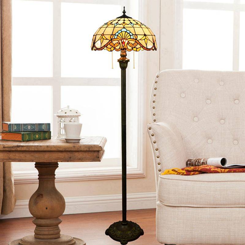 Lampadaire tiffany avec abat-jour en verre vitrail jaune - vue 3 sur 5