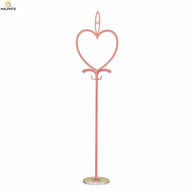 Lampadaire rose en forme de coeur Gift - vue 3 sur 6