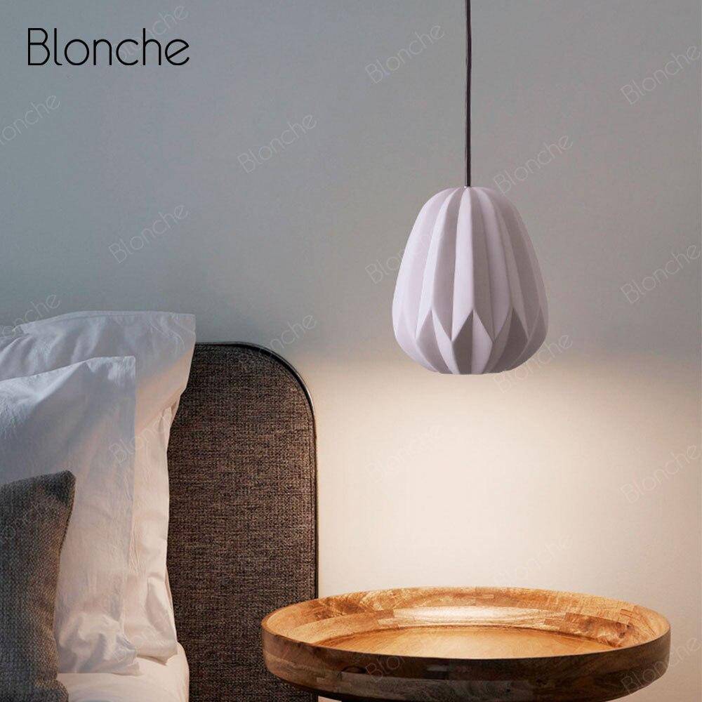 Suspension design LED en résine colorée style Hang - vue 6 sur 11