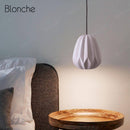 Suspension design LED en résine colorée style Hang