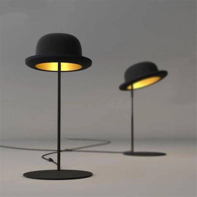 Lampe à poser design en forme de chapeau Moth - vue 5 sur 6