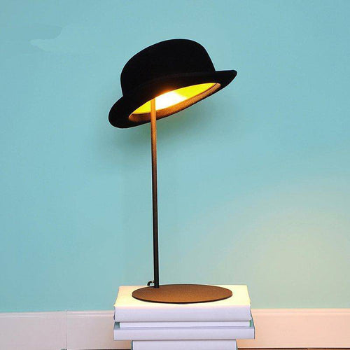 Lampe à poser design en forme de chapeau Moth - vue 4 sur 6