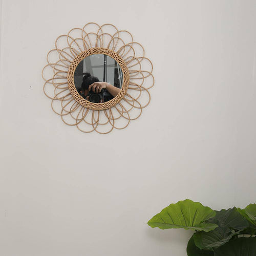 Miroir mural décoratif rond à pétale de fleur en rotin - vue 4 sur 7