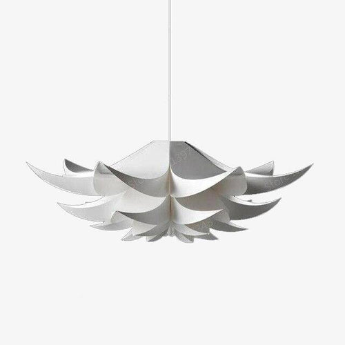 Suspension design en pétales de fleur blanche moderne