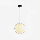 Suspension design LED avec cercle doré et boule en verre